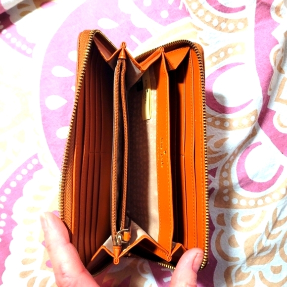 KATE SPADE Wallet - Picture 2 of 3